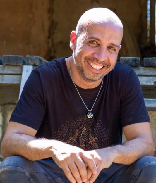 אברי ברקת בשיחה אישית
